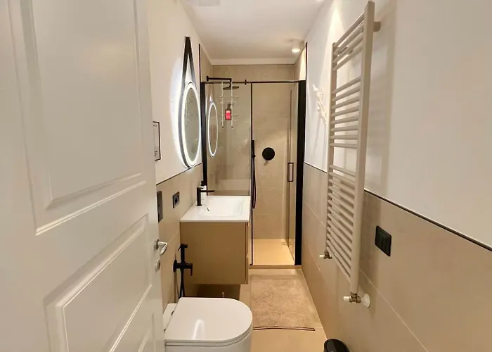 Red Collection, Boutiques & Suites, Center