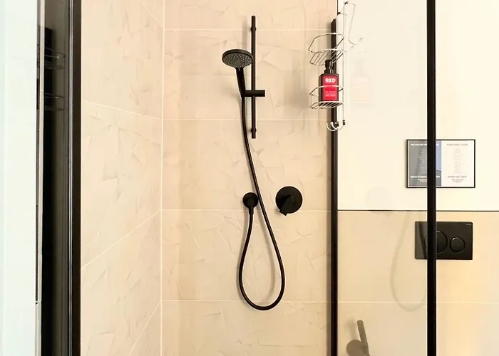 Red Collection, Boutiques & Suites, Center