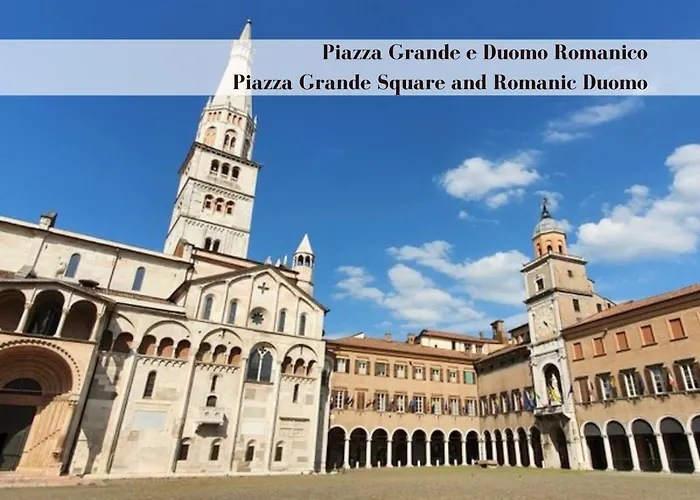 Red Collection, Boutiques & Suites, Center